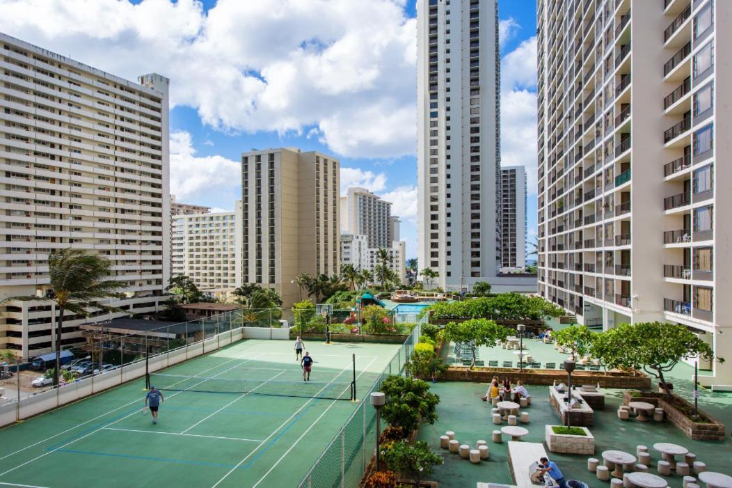 Waikiki Banyan Modern One Bedroom Free Parking Honolulu Exterior photo